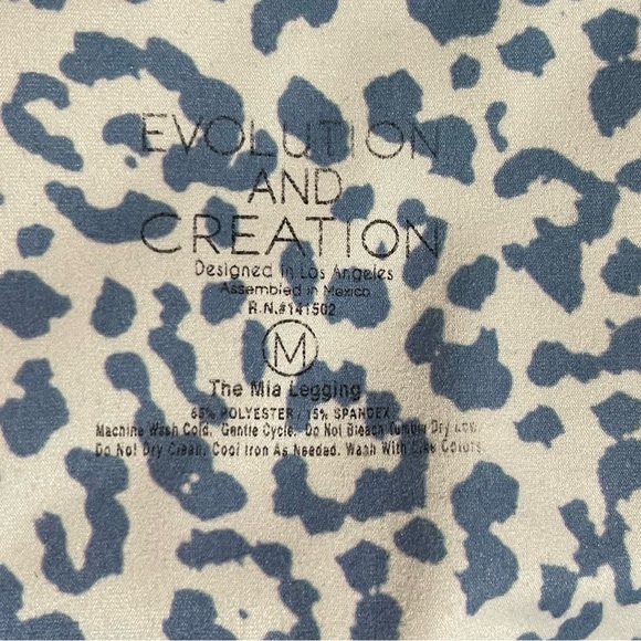 Women’s Evolution and Creation blue animal print high waist The Mia leggings Med - Picture 3 of 3
